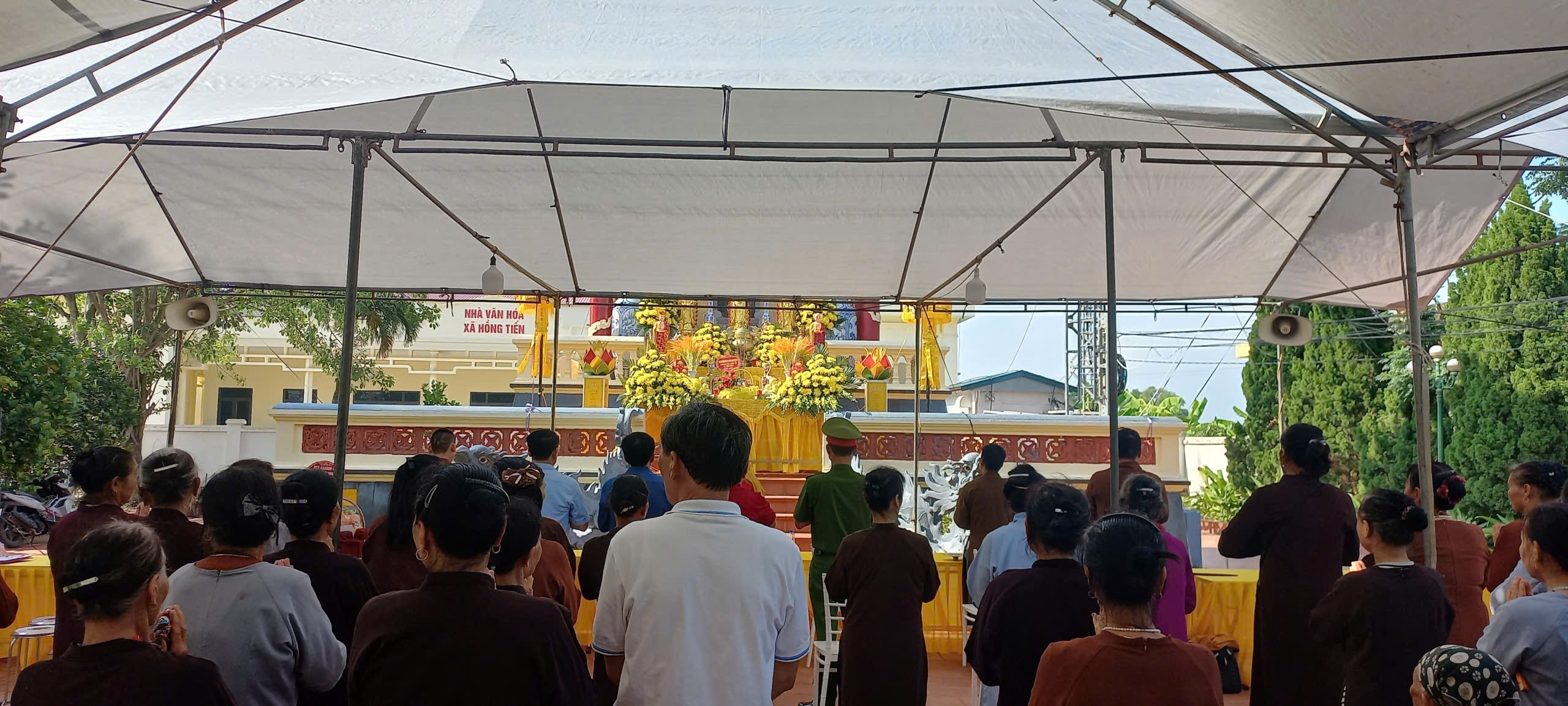 Đảng ủy – HĐND – UBND - Ủy ban MTTQ Việt Nam xã Bình Định tổ chức lễ cầu siêu, dâng hương, thắp nến tri ân các Anh hùng Liệt sĩ