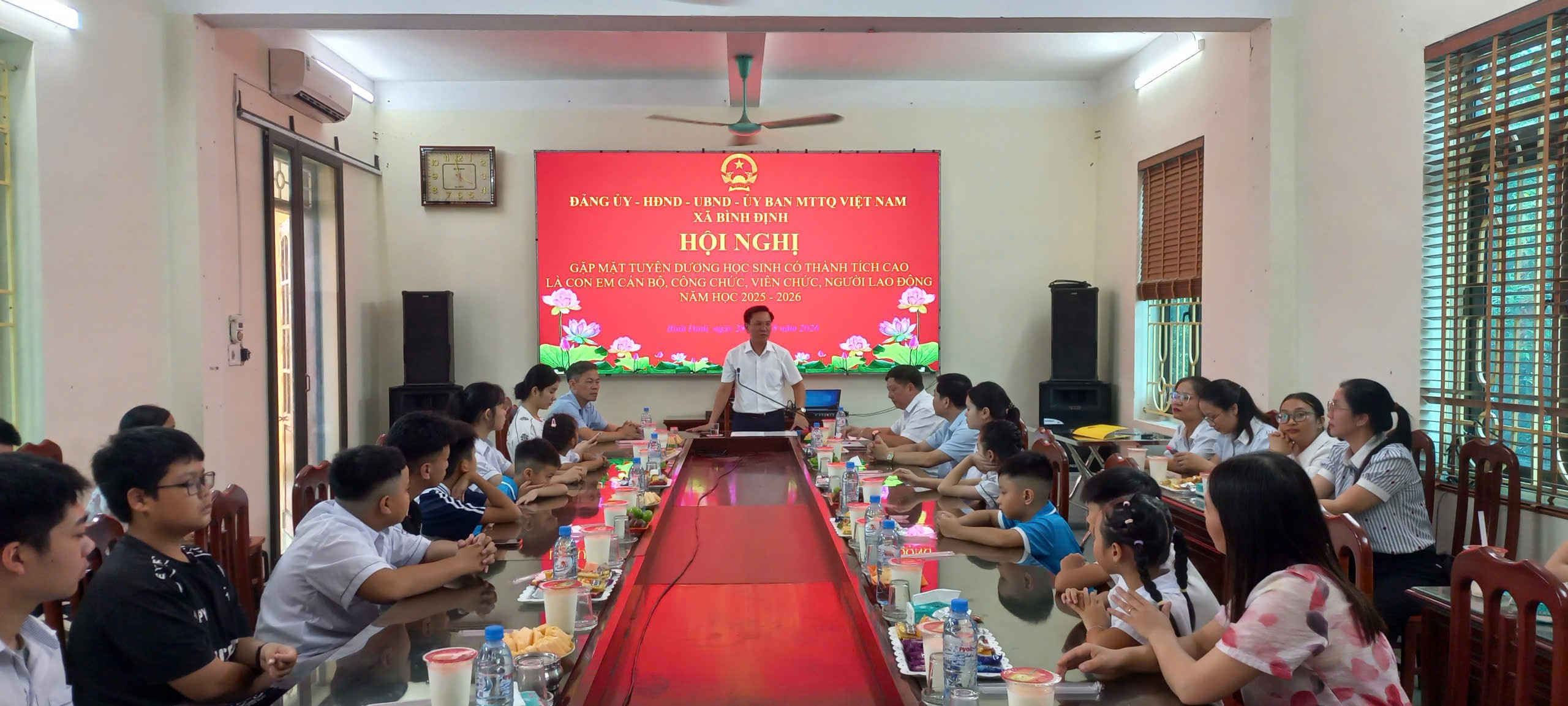 Bình Định: Gặp mặt, biểu dương 47 học sinh là con cán bộ, công chức, người lao động khối cơ quan đảng, chính quyền
