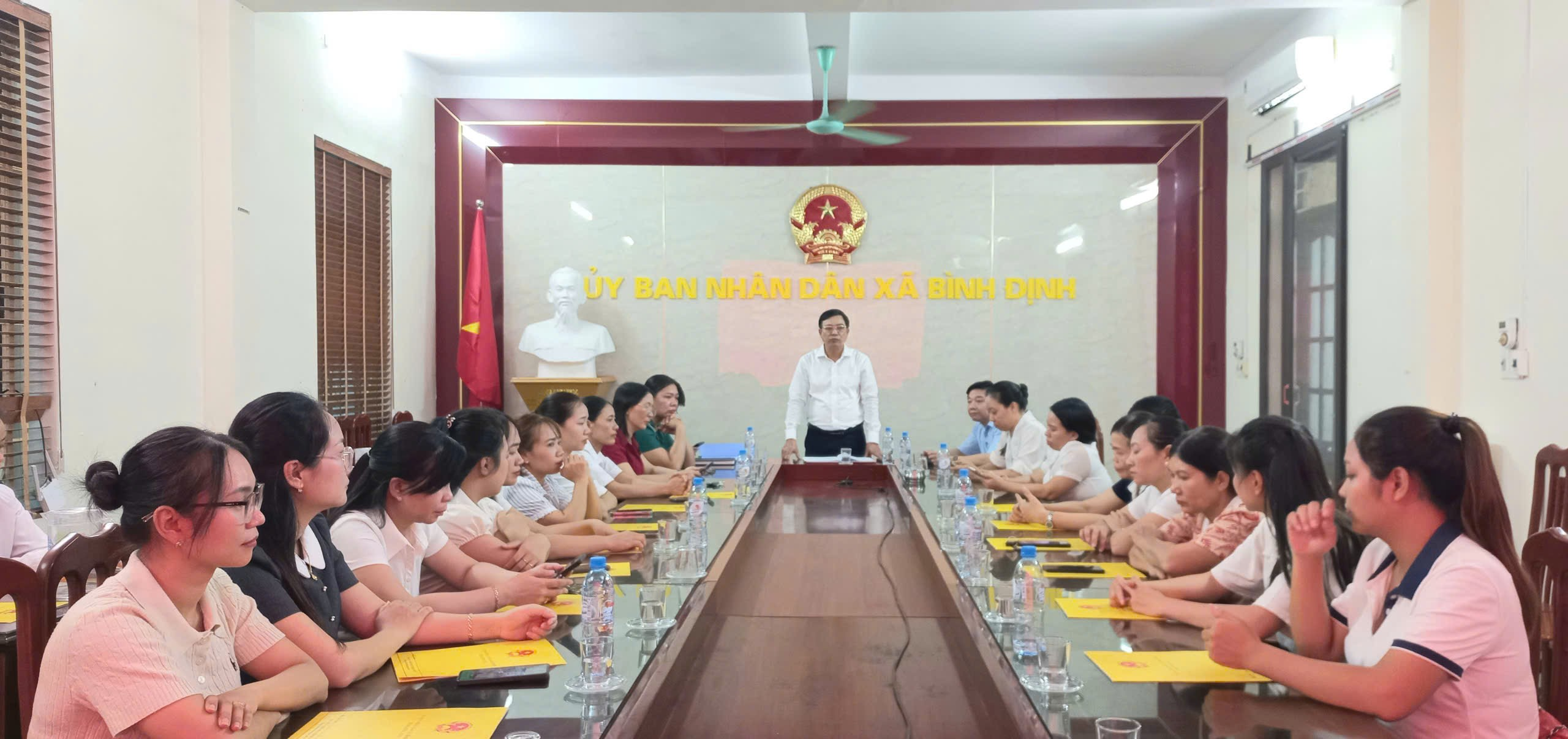Bình Định trao quyết định tiếp nhận, phân công công tác đối với viên chức