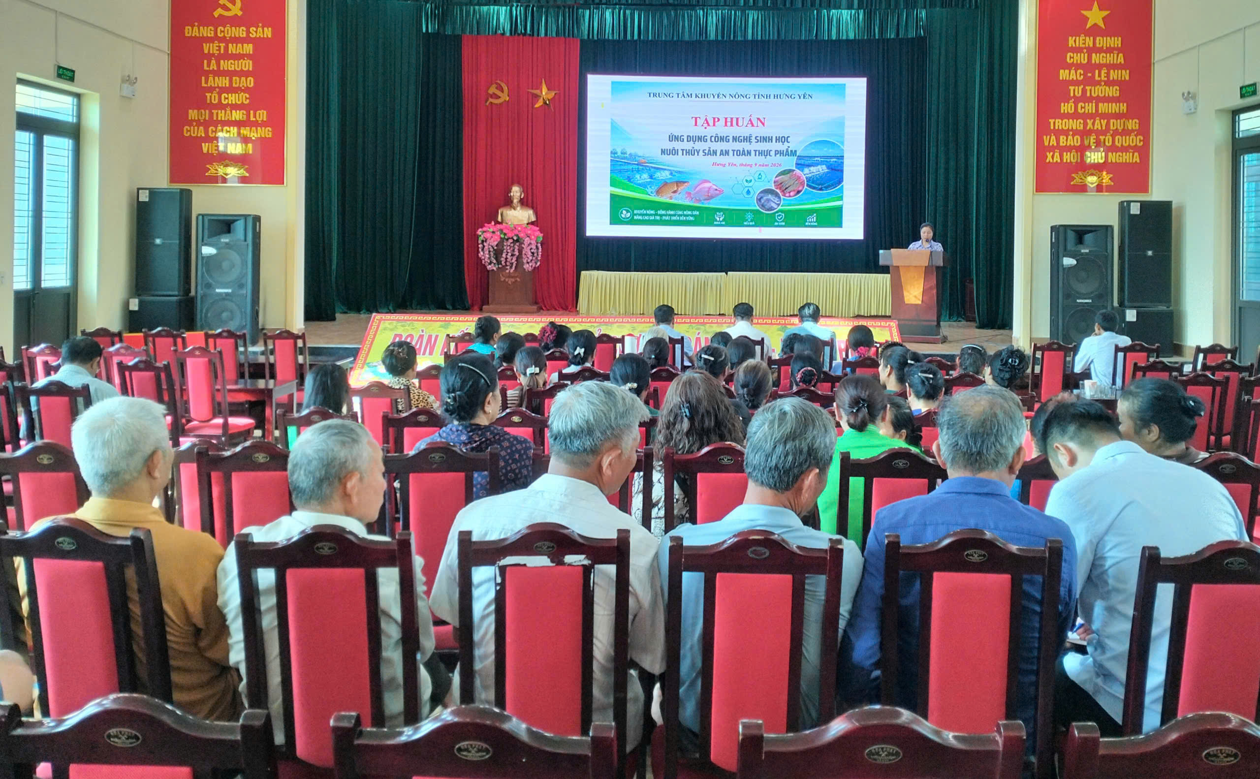 Hội Nông dân xã Bình Định tập huấn “Ứng dụng công nghệ sinh học nuôi trồng thủy sản an toàn”