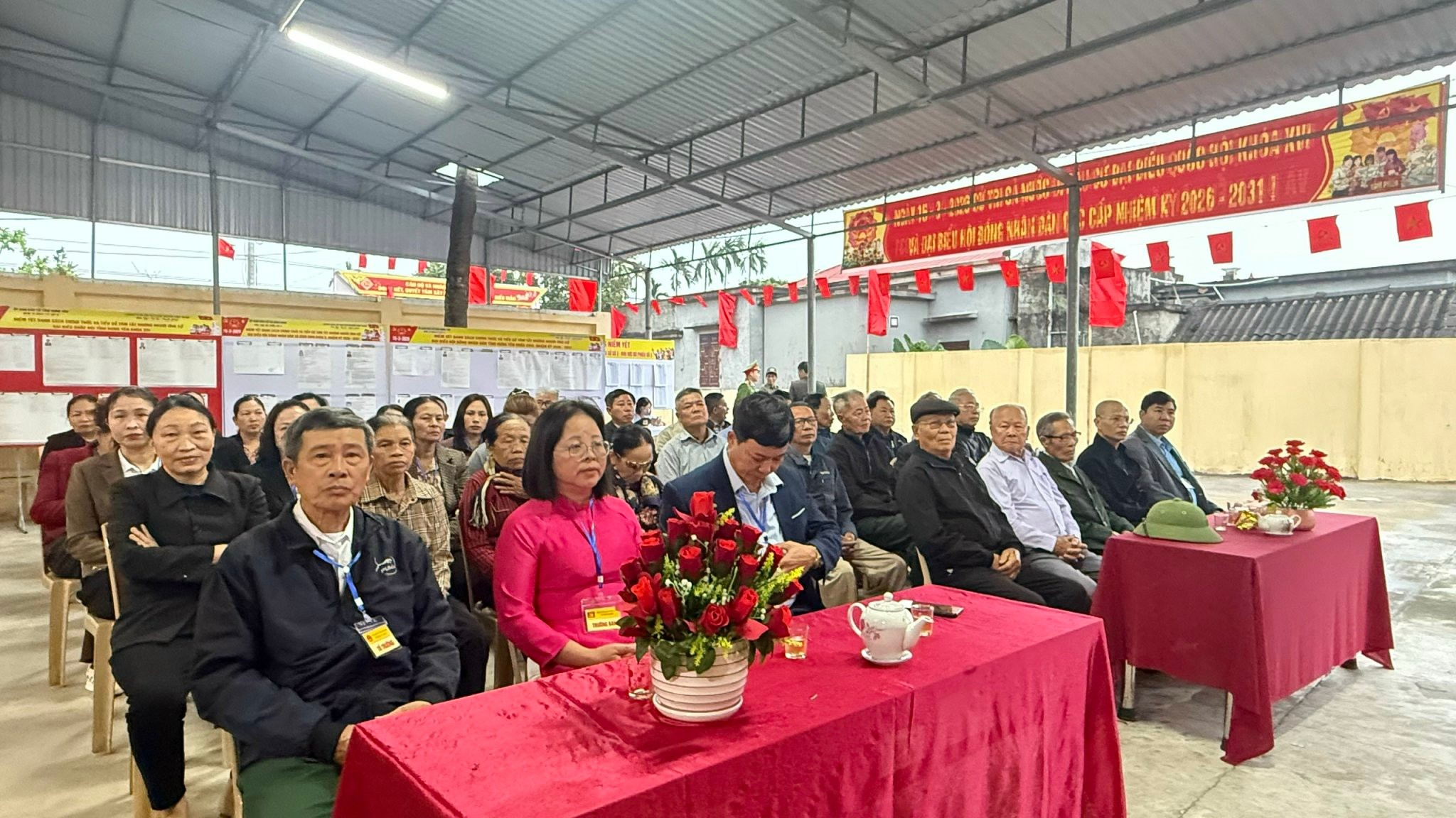 Cử tri xã Bình Định nô nức tham gia bầu cử tại 7 khu vực bỏ phiếu