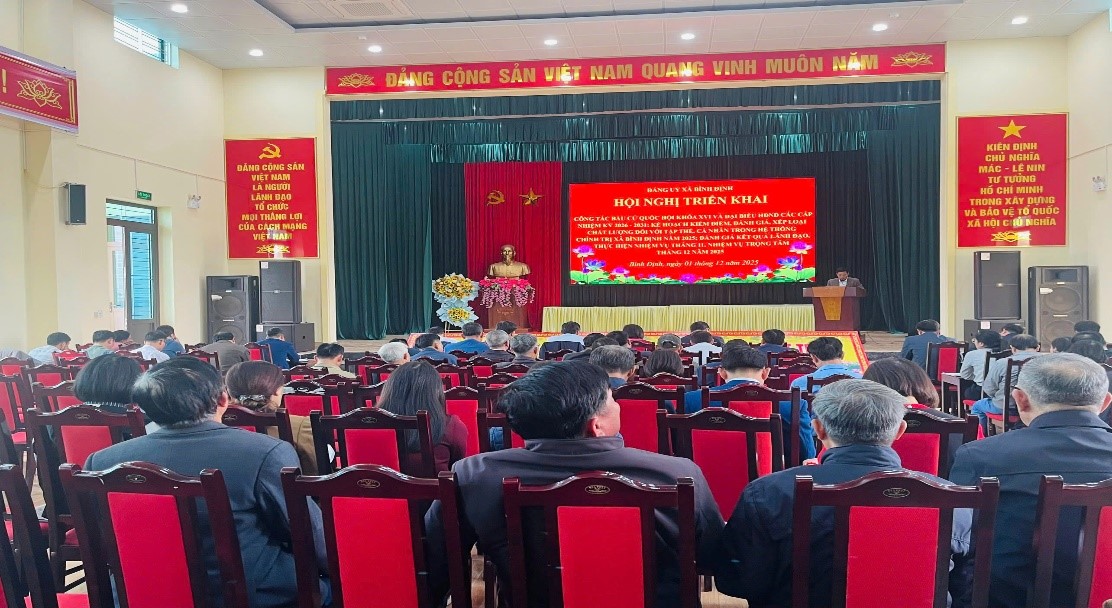 Ban Thường vụ Đảng uỷ tổ chức hội nghị triển khai công tác bầu cử đại biểu Quốc hội khoá XVI và đại biểu HĐND các cấp nhiệm kỳ 2026-2031, kế hoạch kiểm điểm đánh giá, xếp loại chất lượng đối với tập thể, cá nhân trong hệ thống chính trị xã Bình Định năm 2025, đánh giá kết quả lãnh đạo, chỉ đạo và tổ chức thực hiện nhiệm vụ trong tháng 11, triển khai một số nhiệm vụ trọng tâm cần tổ chức thực hiện trong tháng 12/2025