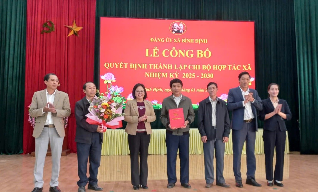 Đảng uỷ xã Bình Định tổ chức hội nghị công bố quyết định thành lập Chi bộ Hợp tác xã, nhiệm kỳ 2025 - 2030