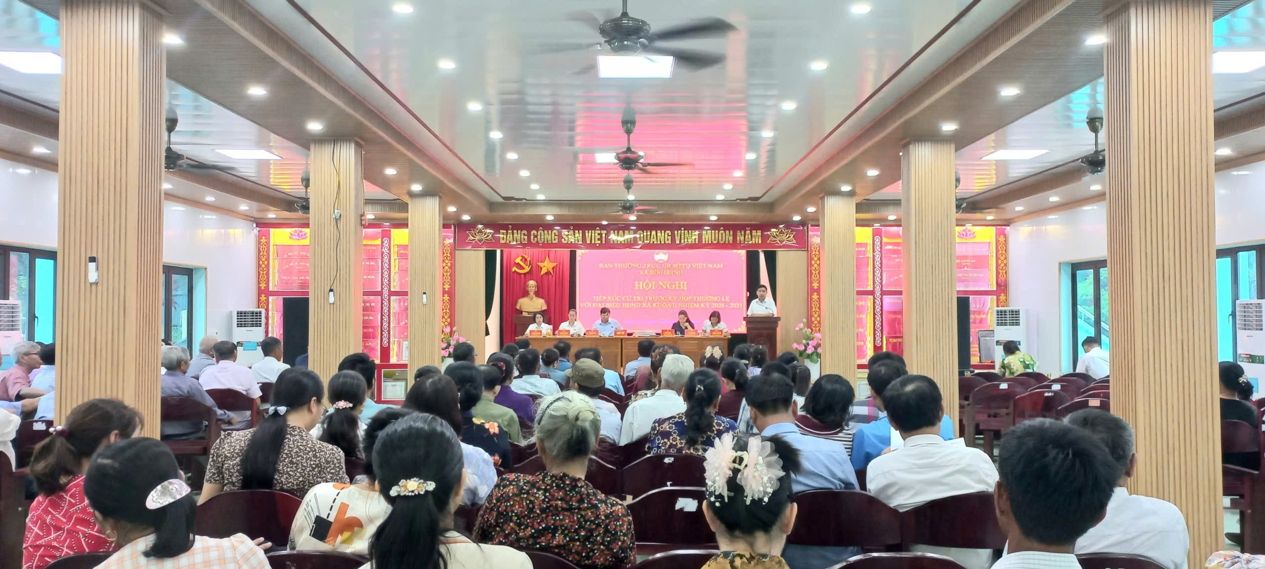 Ban Thường trực Ủy ban MTTQ Việt Nam xã Bình Định tổ chức hội nghị tiếp xúc cử tri trước Kỳ họp thường lệ giữa năm 2026 HĐND xã khóa II