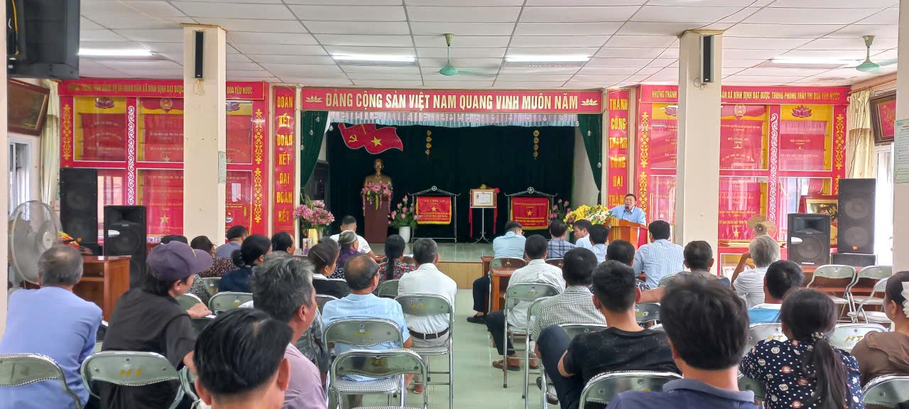 UBND xã Bình Định tổ chức hội nghị triển khai kế hoạch thu hồi đất, bồi thường, hỗ trợ giải phóng mặt bằng để thực hiện Dự án đầu tư xây dựng các tuyến đường trục kết nối với các khu chức năng trong Khu kinh tế tỉnh Thái Bình