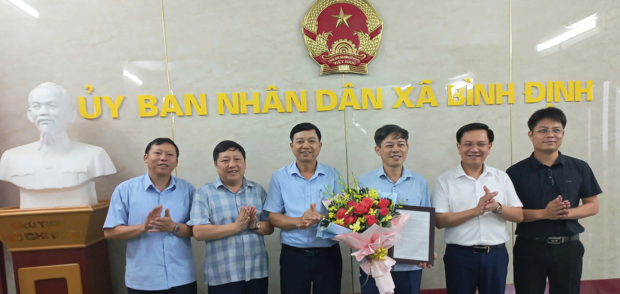 Chi bộ Cơ quan Chính quyền xã Bình Định họp thường kỳ, triển khai nhiệm vụ trọng tâm tháng 7 năm 2026