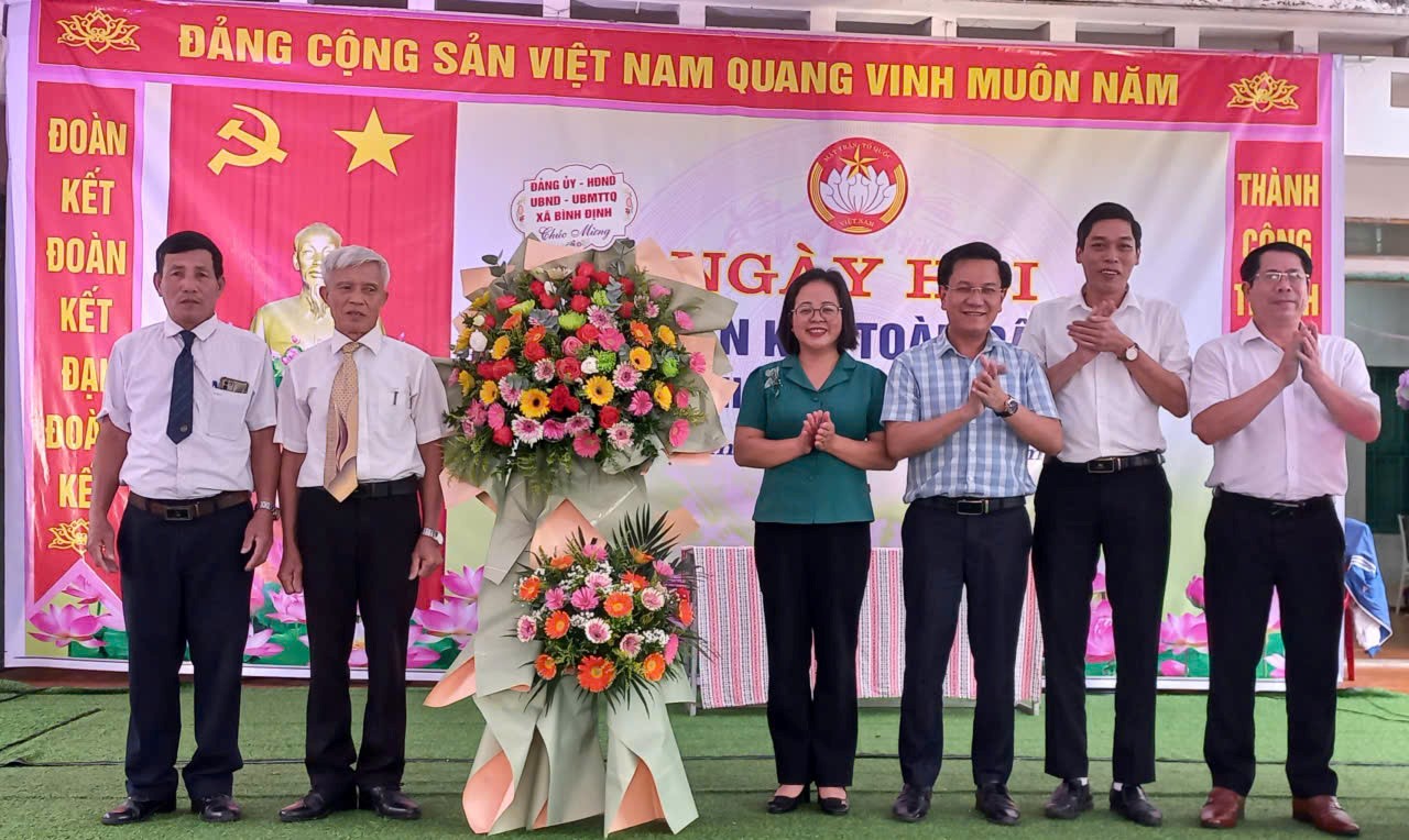 Ngày hội Đại đoàn kết toàn dân tộc thôn Thái Hoà xã Bình Định