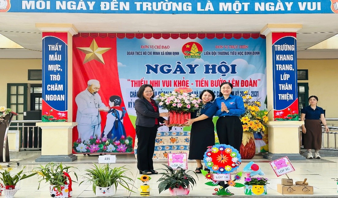 Sôi nổi Ngày hội “Thiếu nhi vui khỏe - Tiến bước lên Đoàn”  tại Trường Tiểu học Bình Định