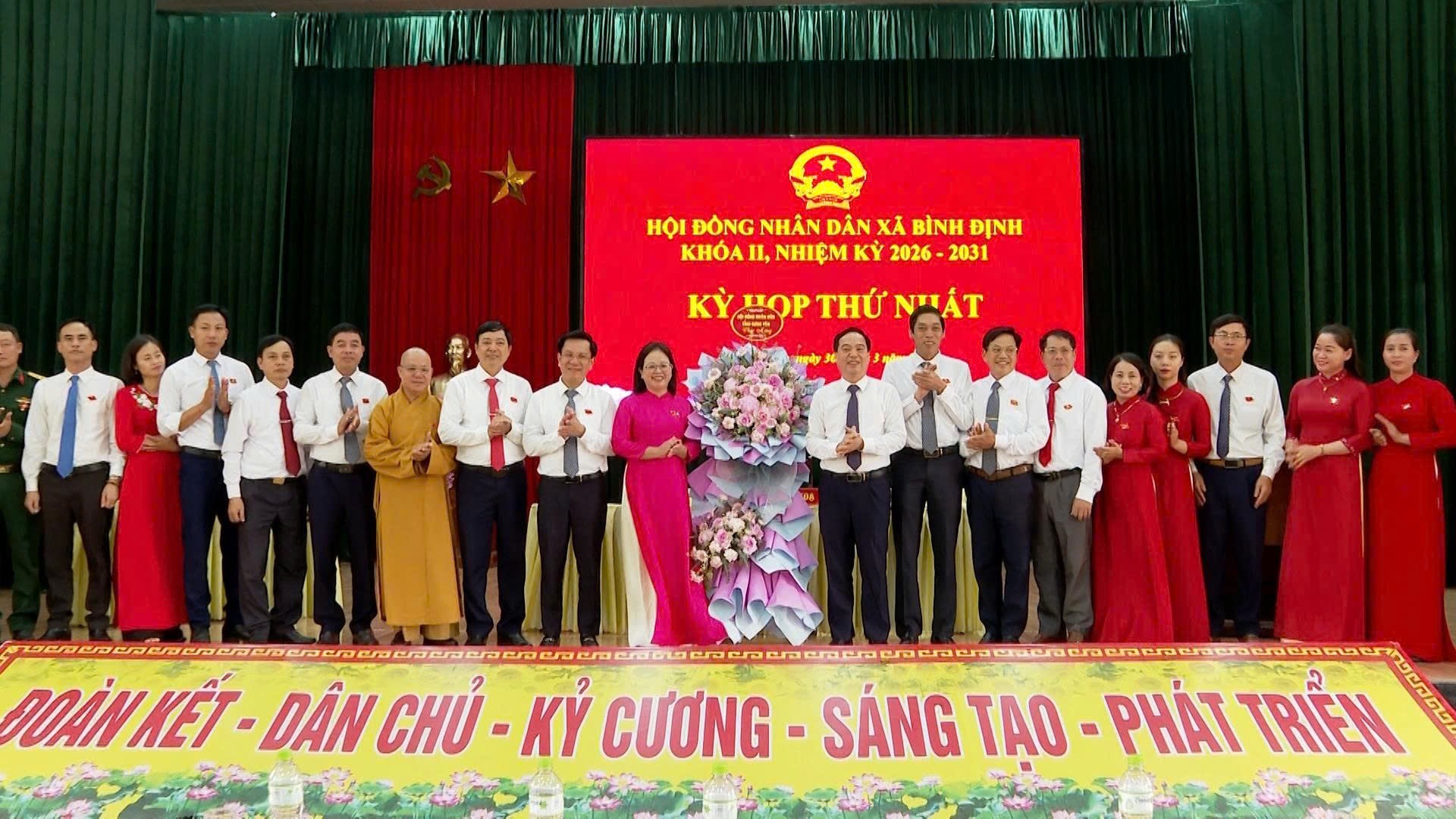 Kỳ họp thứ Nhất HĐND xã Bình Định khóa II, nhiệm kỳ 2026 - 2031  thành công tốt đẹp