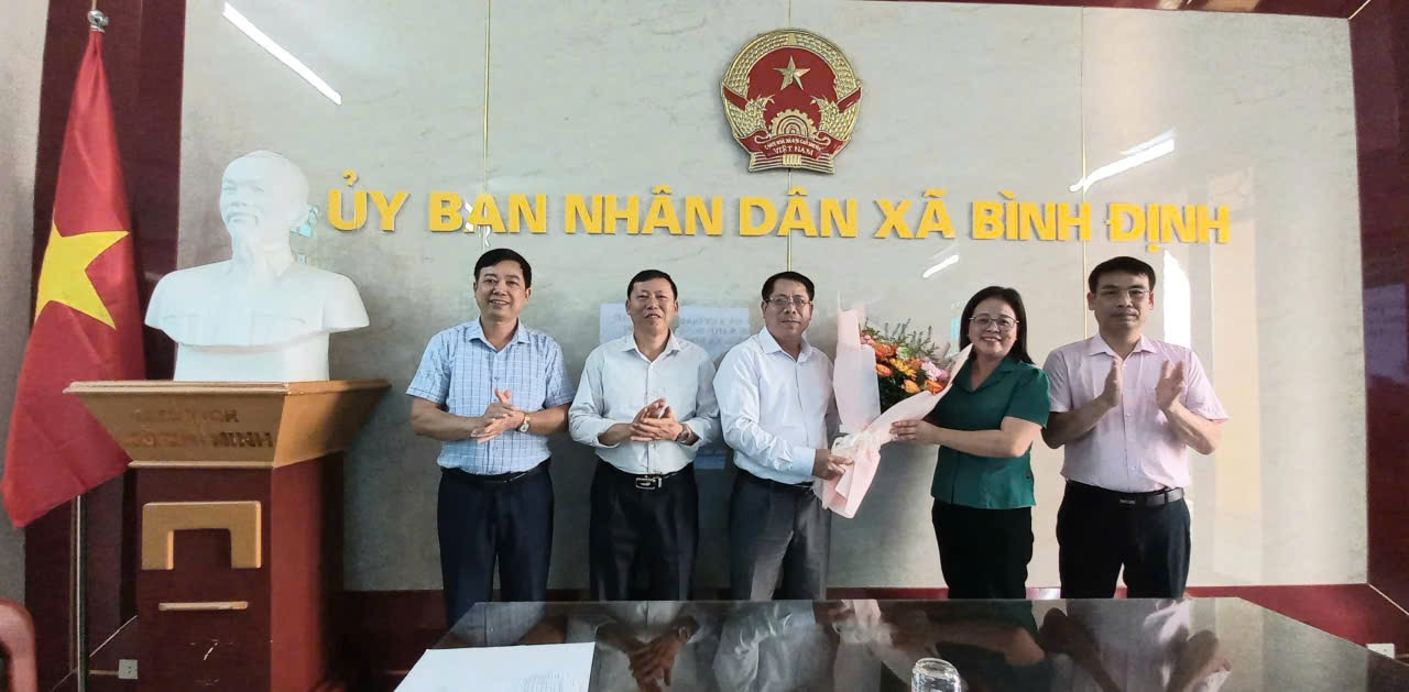 Bình Định công bố quyết định thành lập Ban đại diện Hội đồng quản trị Ngân hàng Chính sách xã hội cấp xã