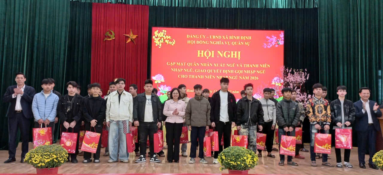 Đảng ủy - UBND xã tổ chức gặp mặt quân nhân hoàn thành nghĩa vụ quân sự và thanh niên chuẩn bị lên đường nhập ngũ