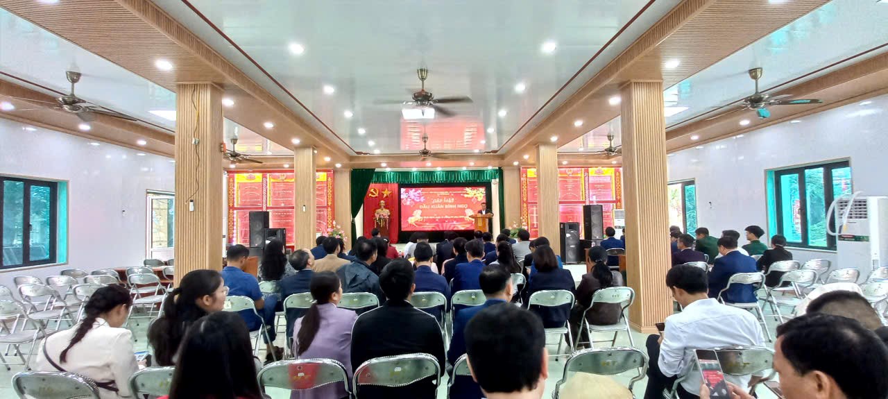Xã Bình Định tổ chức gặp mặt đầu xuân cán bộ, công chức,  người lao động.