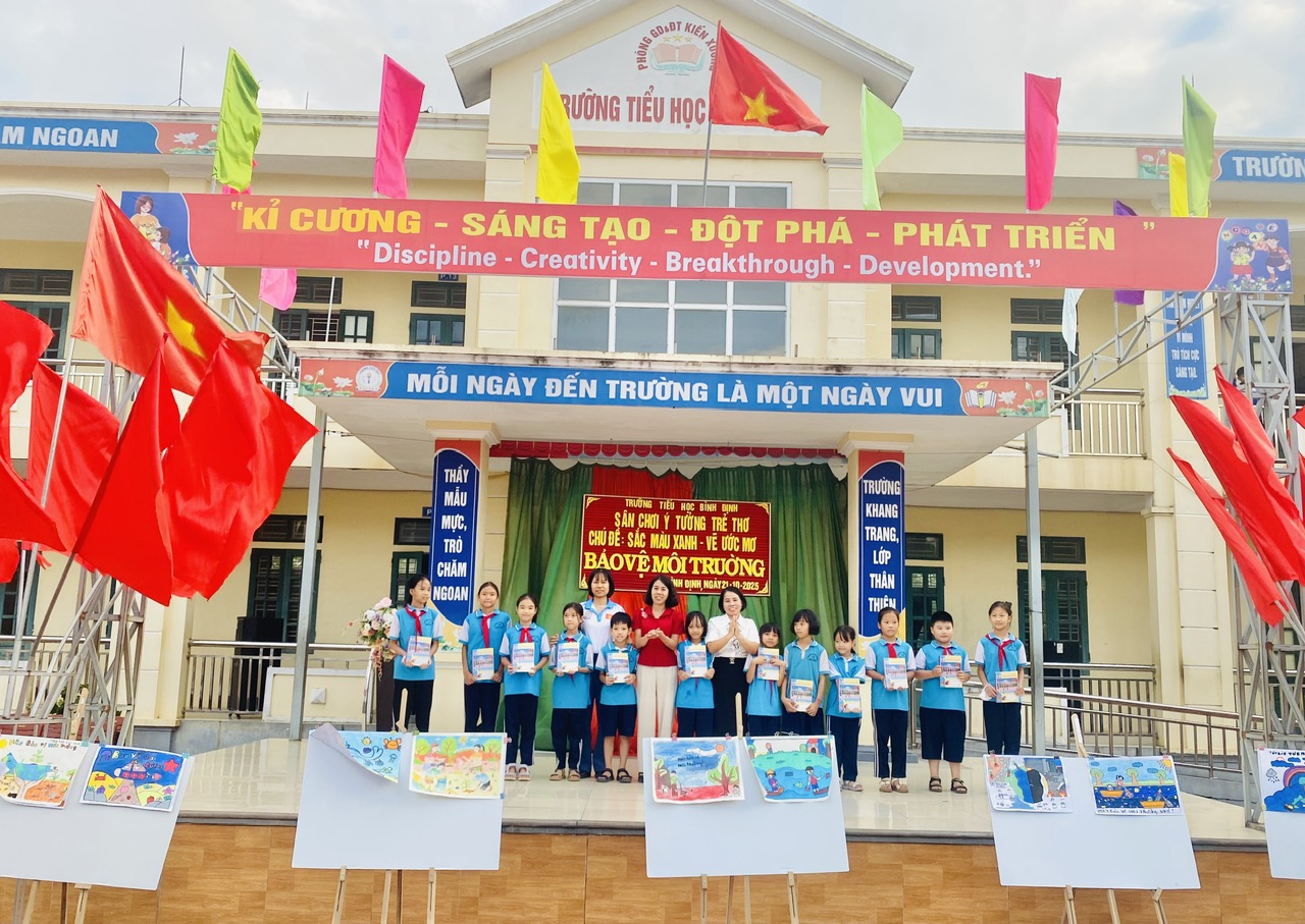 Trường Tiểu học Bình Định tổ chức Sân chơi “Ý tưởng trẻ thơ”