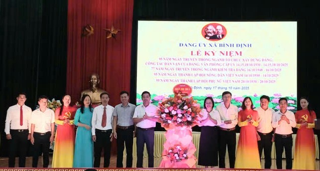 Thường trực Đảng uỷ xã Bình Định tổ chức kỷ niệm ngày truyền thống các Ban xây dựng Đảng và Văn phòng cấp uỷ