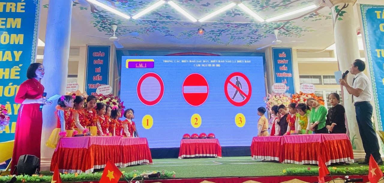 Chuyên đề "Bé với an toàn giao thông"