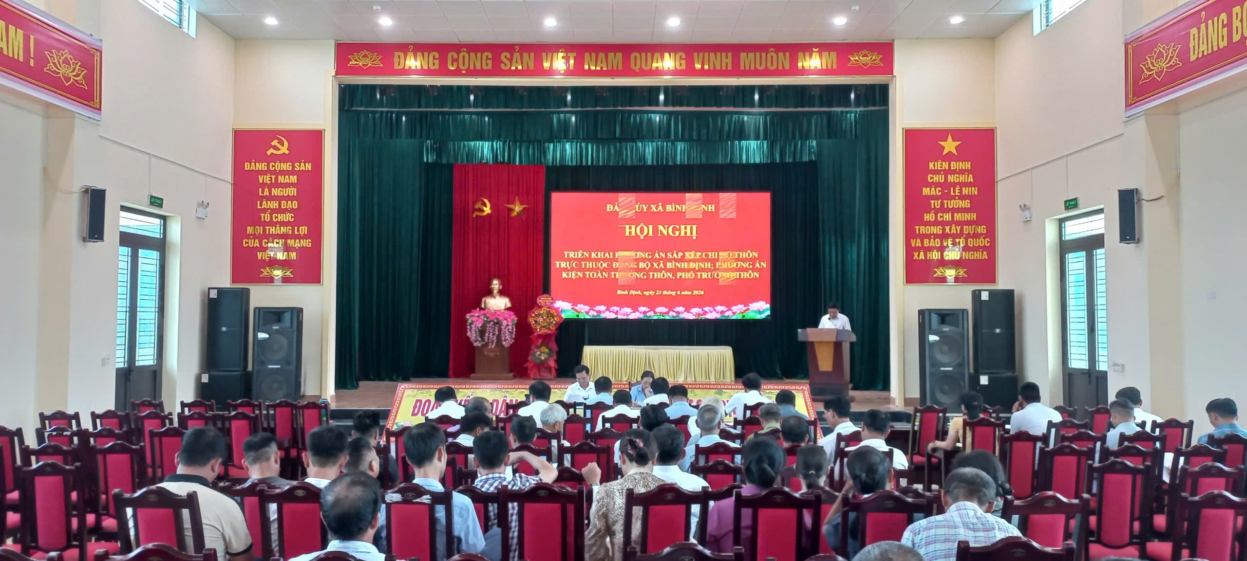 Đảng ủy xã Bình Định họp Ban Chấp hành mở rộng triển khai công tác sắp xếp tổ chức ở thôn