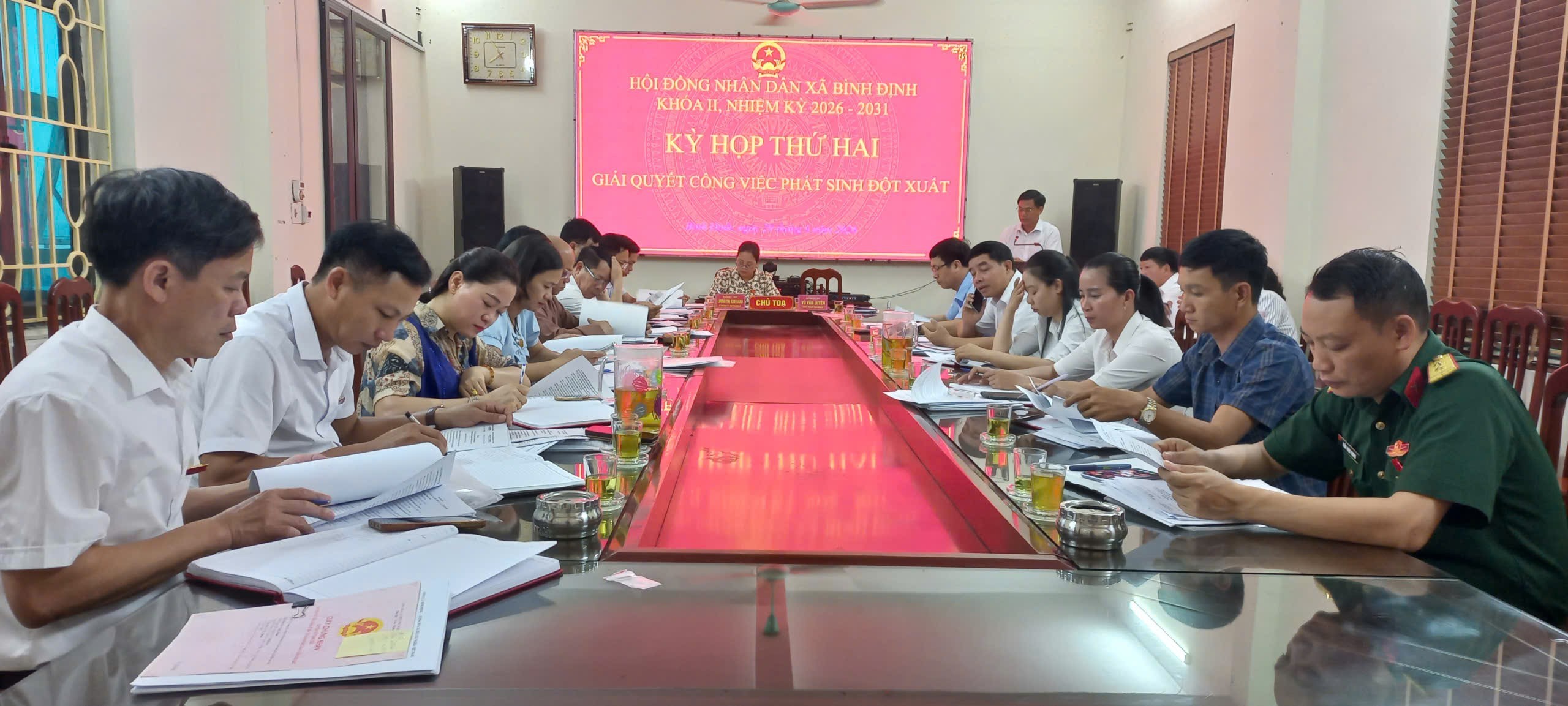 HĐND xã Bình Định khóa 2 tổ chức Kỳ họp giải quyết công việc phát sinh đột xuất