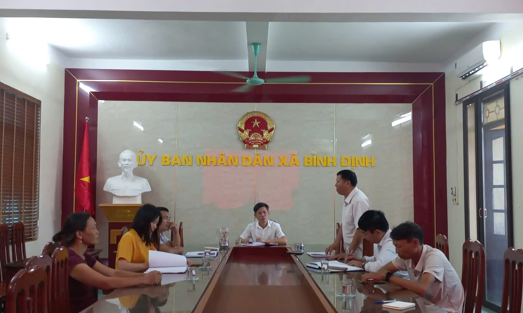 UBND xã Bình Định thống nhất phương án quản lý, thu gom và xử lý rác thải trên địa bàn