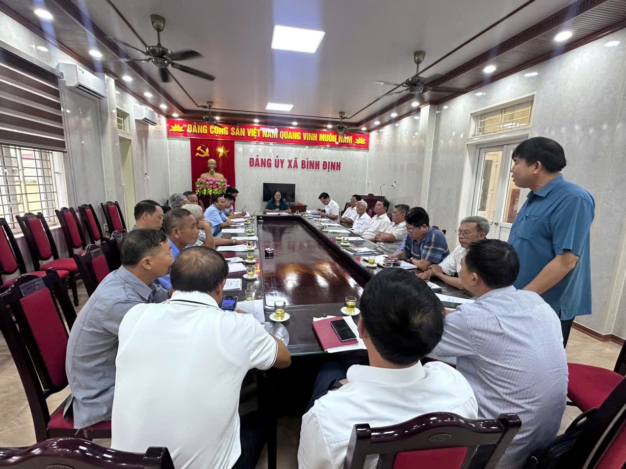 Ban Thường vụ Đảng ủy xã Bình Định gặp mặt nguyên lãnh đạo, lấy ý kiến về Đề án sắp xếp, tổ chức lại thôn